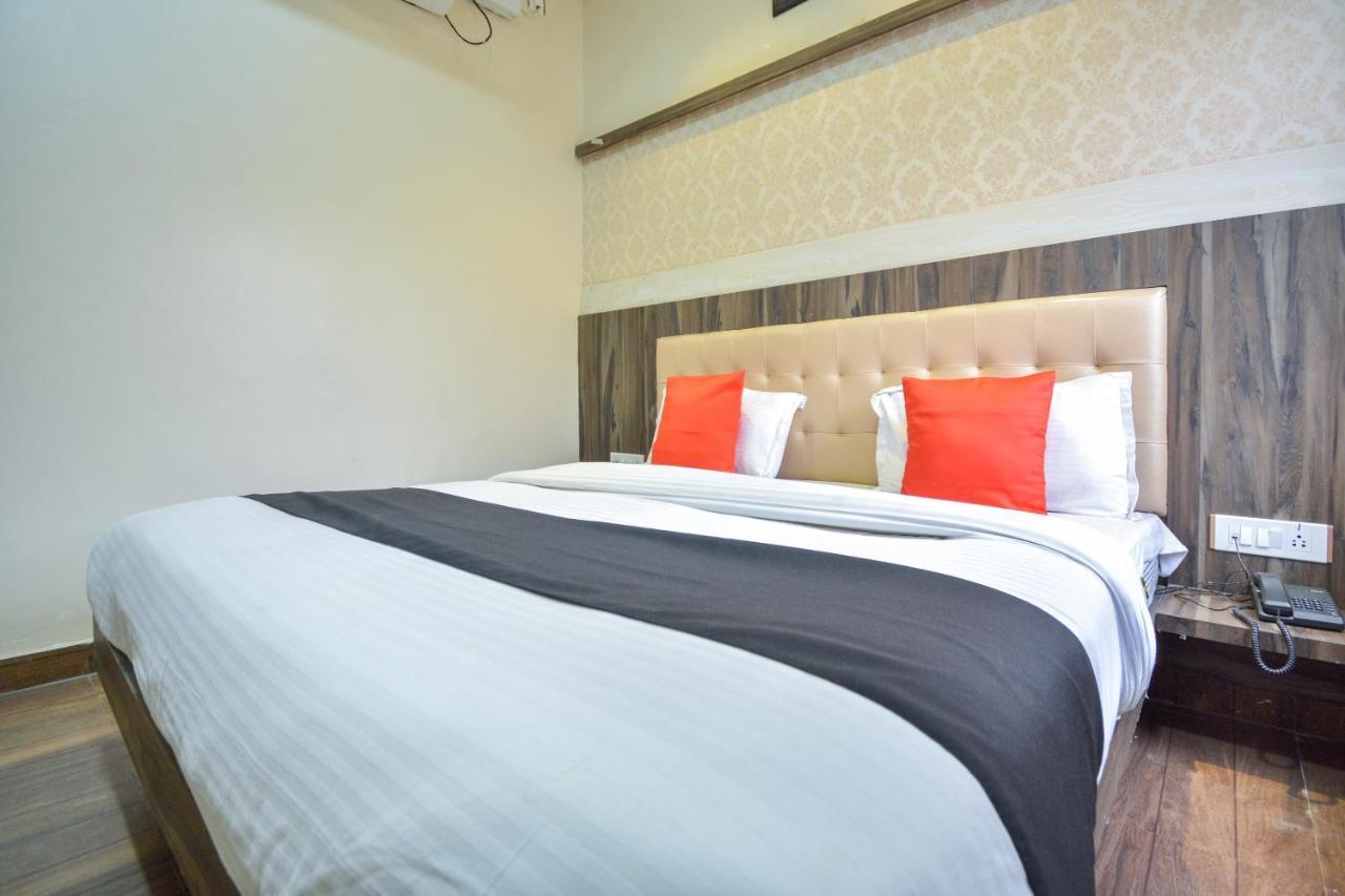 Capital O Moments Inn Amritsar Exterior foto