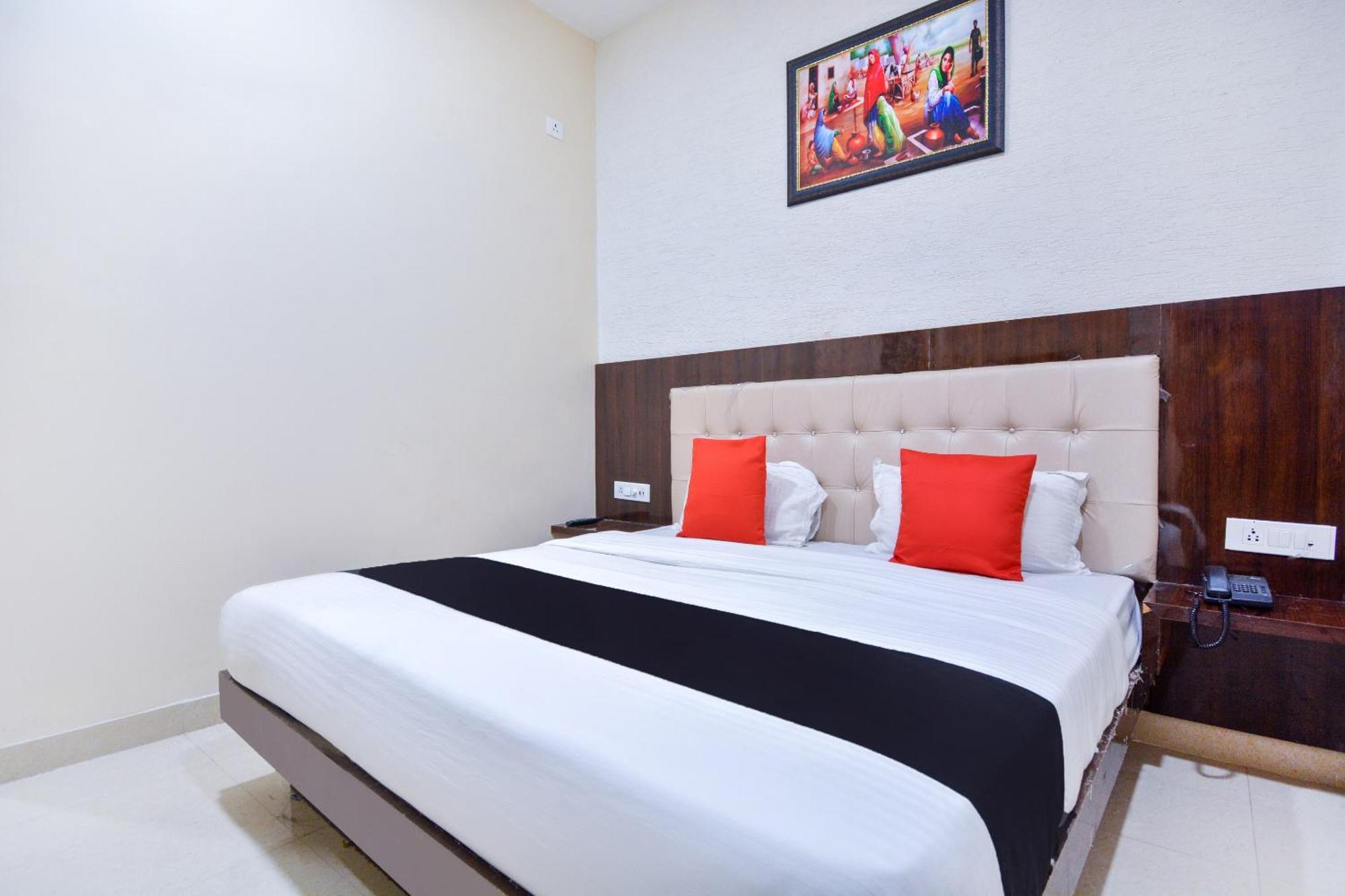 Capital O Moments Inn Amritsar Exterior foto