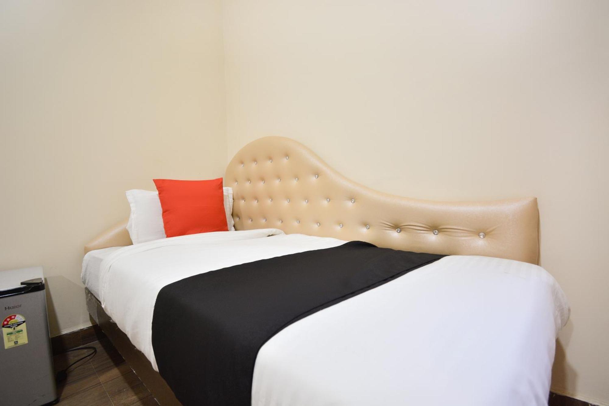 Capital O Moments Inn Amritsar Exterior foto